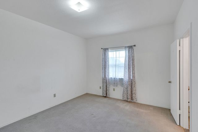 512 Bluebird Lane, Red Oak, TX 75154