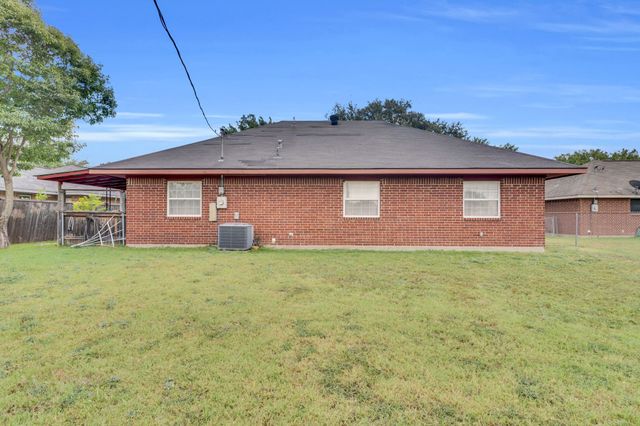 512 Bluebird Lane, Red Oak, TX 75154