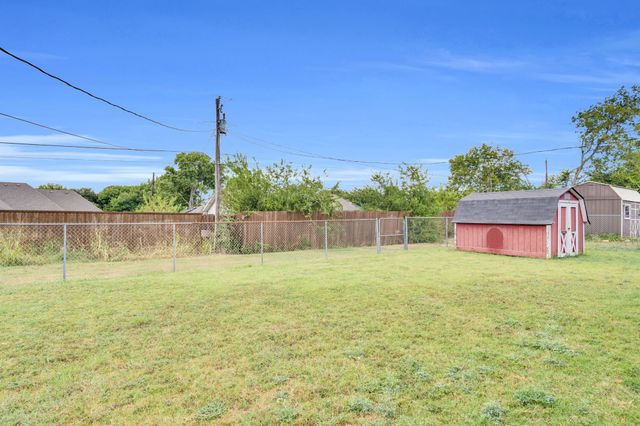 512 Bluebird Lane, Red Oak, TX 75154