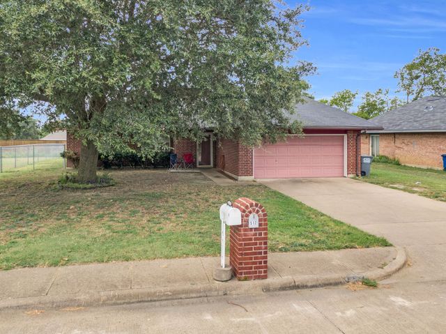 512 Bluebird Lane, Red Oak, TX 75154