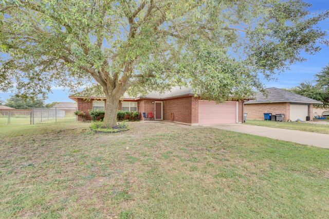 512 Bluebird Lane, Red Oak, TX 75154