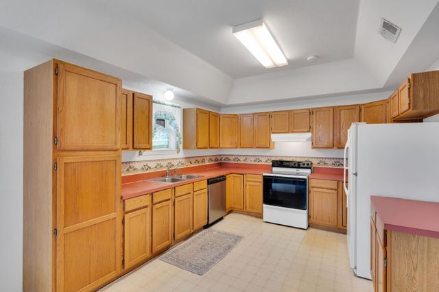 512 Bluebird Lane, Red Oak, TX 75154