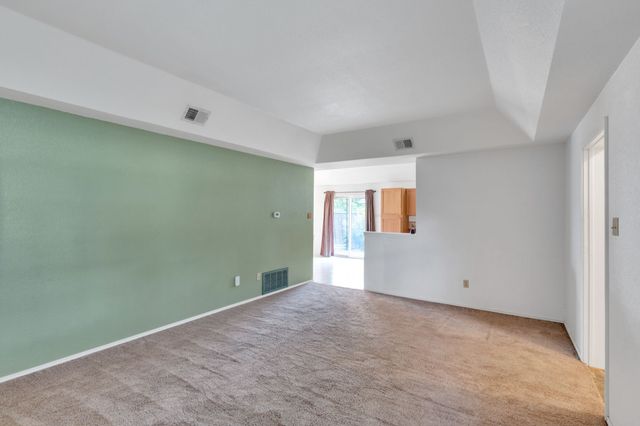 512 Bluebird Lane, Red Oak, TX 75154