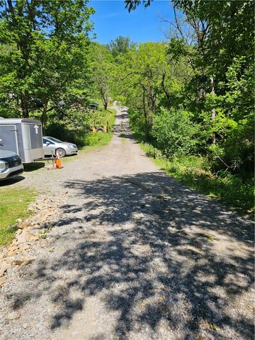 324 Barr Rd, Fawn Twp, PA 15065