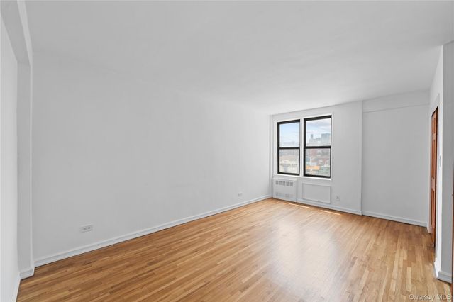 100-25 Queens Boulevard 4JJ, Forest Hills, NY 11375