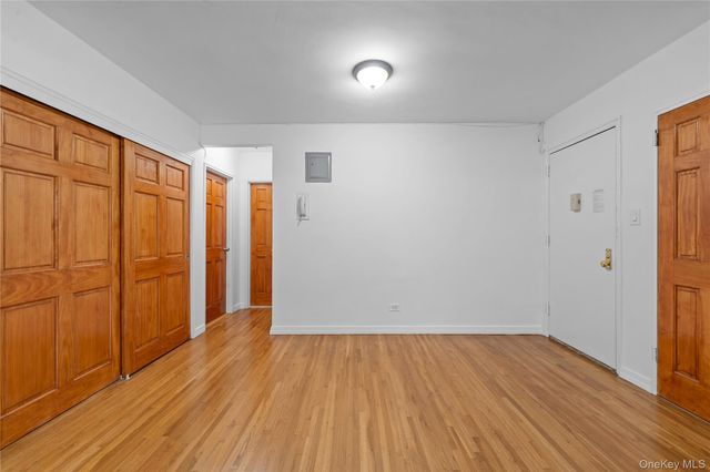 100-25 Queens Boulevard 4JJ, Forest Hills, NY 11375