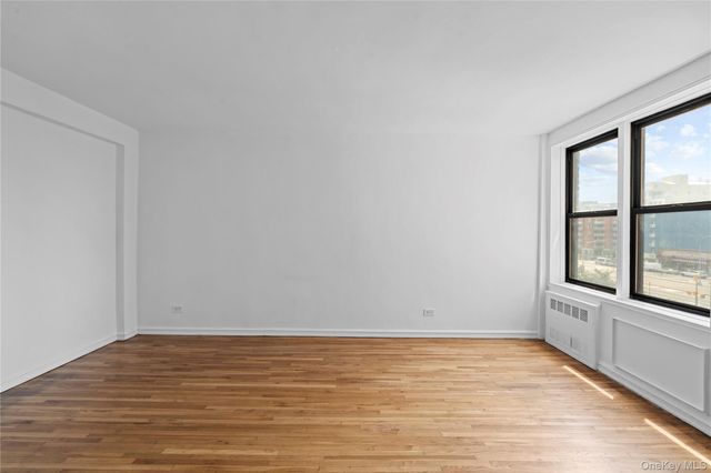 100-25 Queens Boulevard 4JJ, Forest Hills, NY 11375