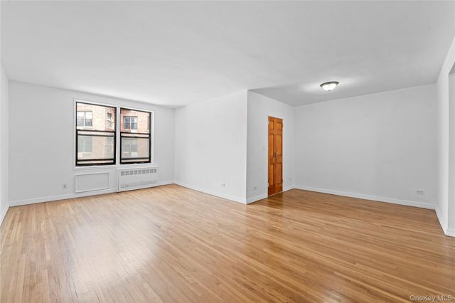 100-25 Queens Boulevard 4JJ, Forest Hills, NY 11375