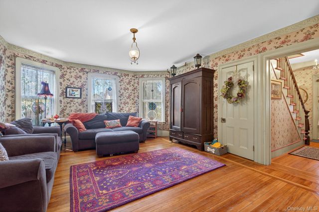4 Railroad Avenue, Staatsburg, NY 12580