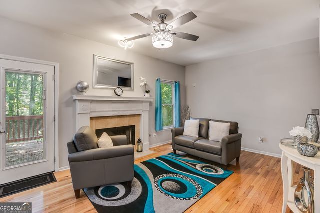 4321 Clairesbrook Lane, Acworth, GA 30101