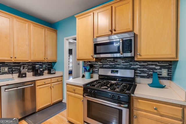 4321 Clairesbrook Lane, Acworth, GA 30101