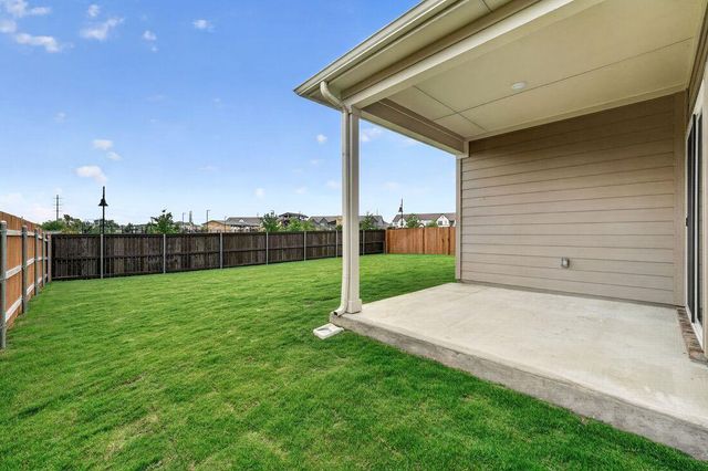 95 Flowers Ave, Hutto, TX 78634