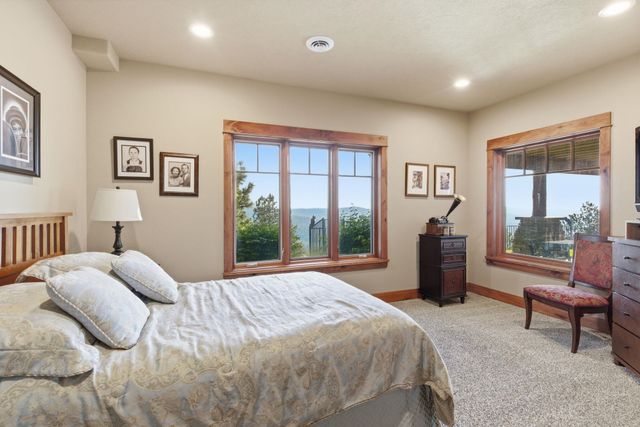 23810 E Broken Lance Ln, Liberty Lake, WA 99019