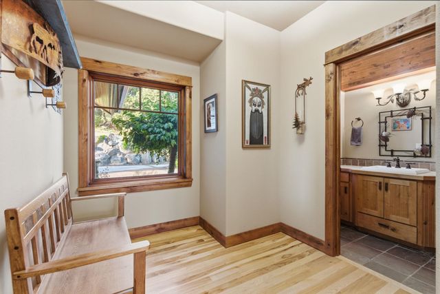 23810 E Broken Lance Ln, Liberty Lake, WA 99019