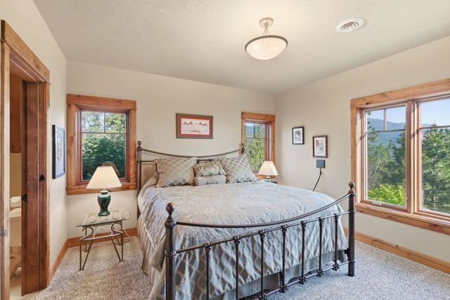 23810 E Broken Lance Ln, Liberty Lake, WA 99019
