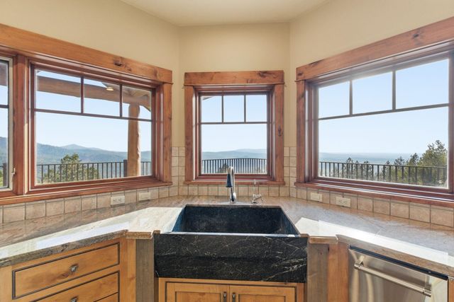 23810 E Broken Lance Ln, Liberty Lake, WA 99019