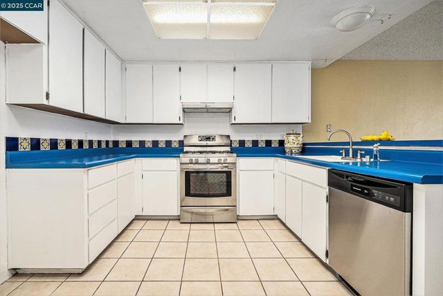 2921 19Th St, San Pablo, CA 94806
