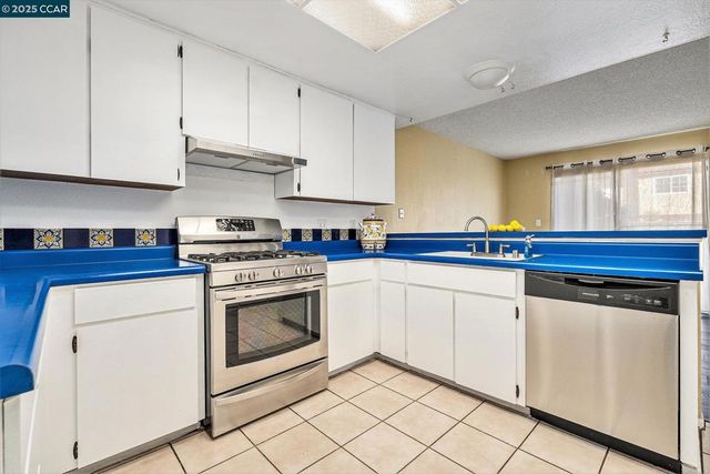 2921 19Th St, San Pablo, CA 94806
