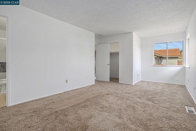2921 19Th St, San Pablo, CA 94806
