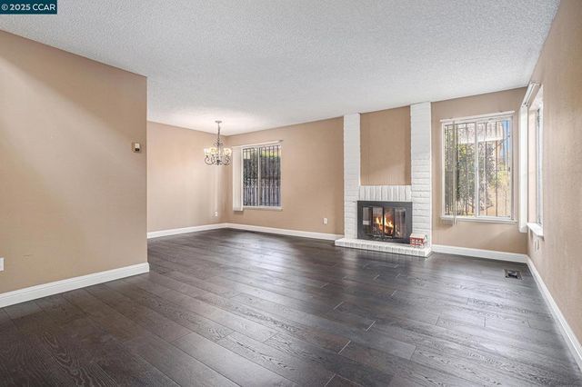 2921 19Th St, San Pablo, CA 94806