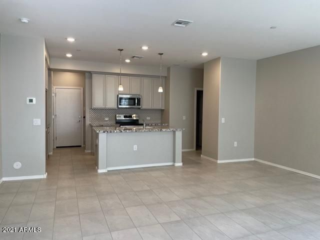 2661 S SULLEY Drive 102, Gilbert, AZ 85295