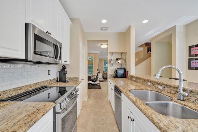 2726 Old Florida Trail, Wilton Manors, FL 33334