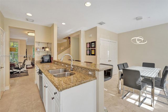 2726 Old Florida Trail, Wilton Manors, FL 33334