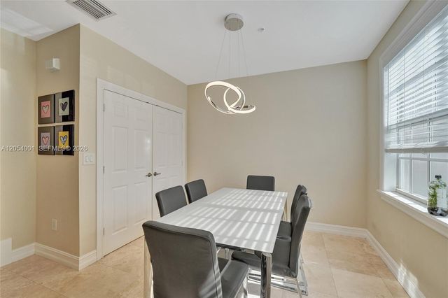2726 Old Florida Trail, Wilton Manors, FL 33334