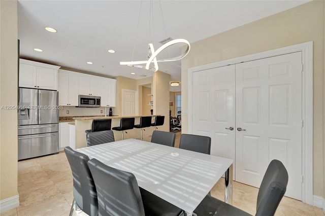 2726 Old Florida Trail, Wilton Manors, FL 33334