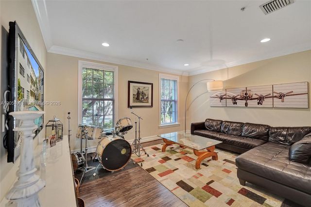 2726 Old Florida Trail, Wilton Manors, FL 33334