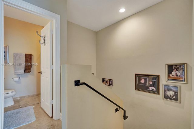 2726 Old Florida Trail, Wilton Manors, FL 33334