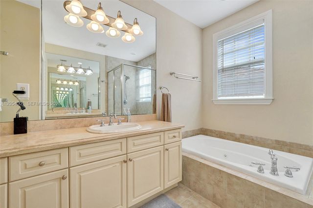 2726 Old Florida Trail, Wilton Manors, FL 33334