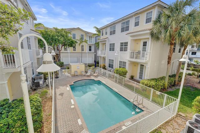 2726 Old Florida Trail, Wilton Manors, FL 33334