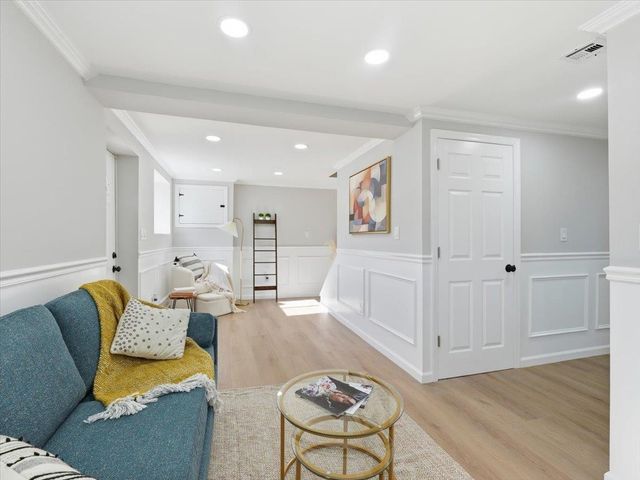 2 LAUREL CT, Jc, Downtown, NJ 07302