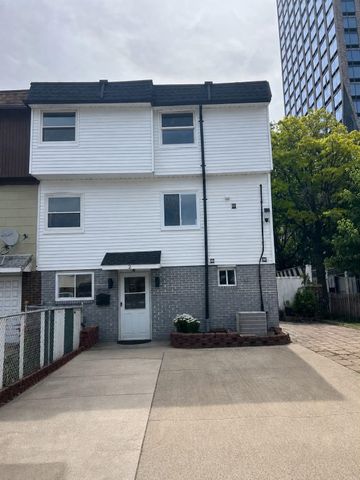 2 LAUREL CT, Jc, Downtown, NJ 07302