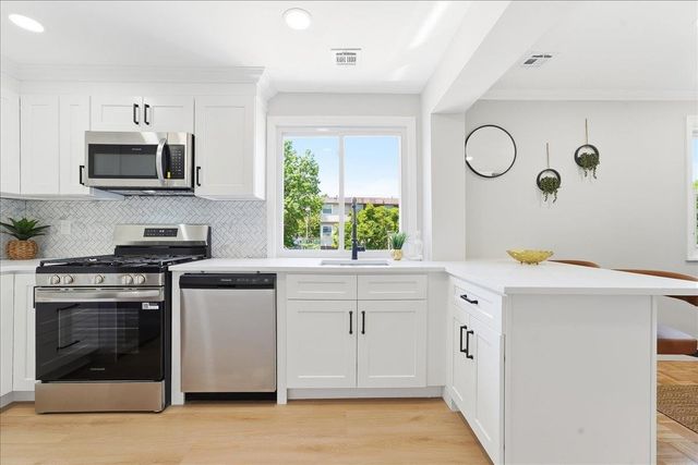 2 LAUREL CT, Jc, Downtown, NJ 07302