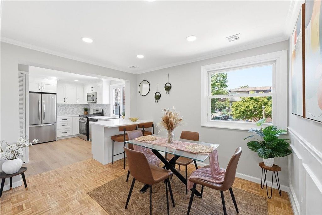 2 LAUREL CT, Jc, Downtown, NJ 07302