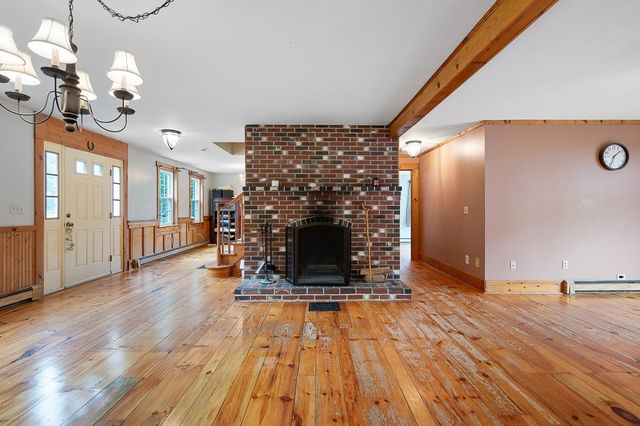 85 Millbury Rd, Oxford, MA 01540