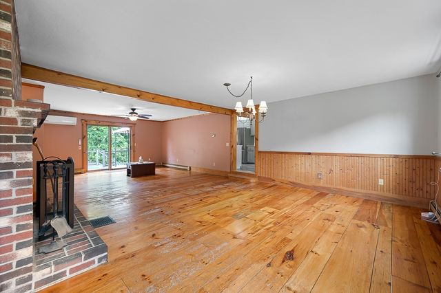85 Millbury Rd, Oxford, MA 01540