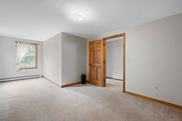 85 Millbury Rd, Oxford, MA 01540