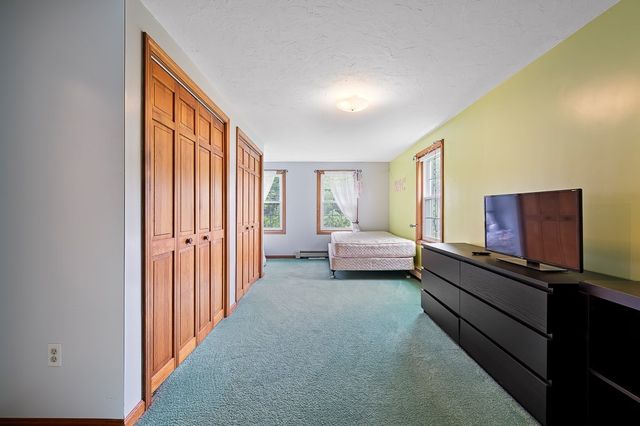 85 Millbury Rd, Oxford, MA 01540