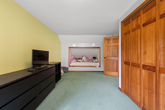 85 Millbury Rd, Oxford, MA 01540