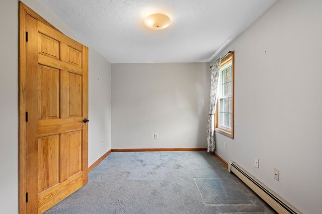 85 Millbury Rd, Oxford, MA 01540