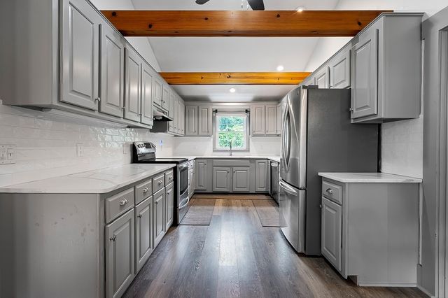 85 Millbury Rd, Oxford, MA 01540