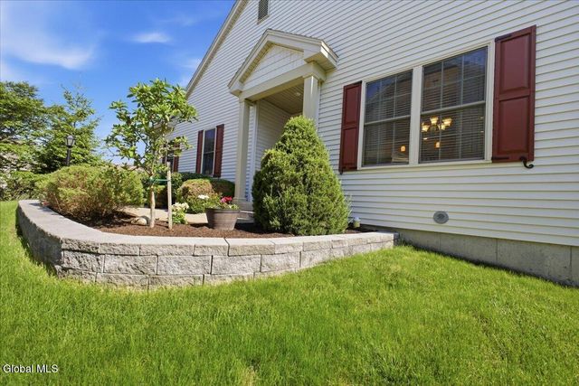 86 Meldon Circle, Queensbury, NY 12804