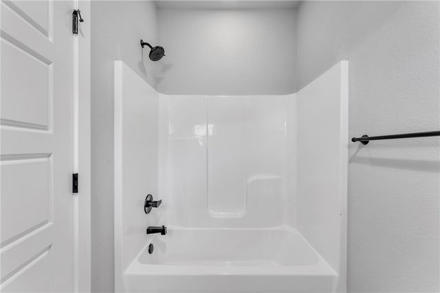 1702 Broadway Place, Rogers, AR 72758