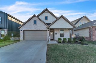 1702 Broadway Place, Rogers, AR 72758