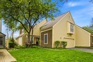 76 Whittington Course, St. Charles, IL 60174