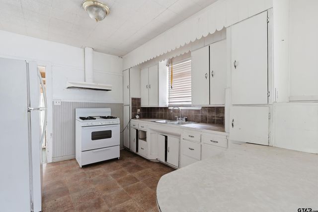 405 Rusk ST, Pittsburg, TX 75686