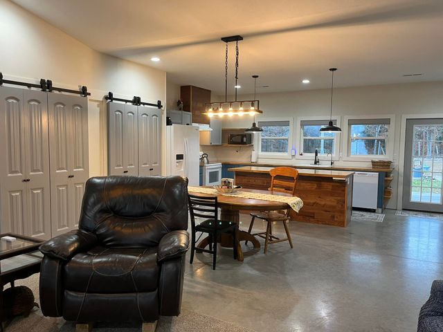 1002 Pleasant Grove Road, Fordland, MO 65652